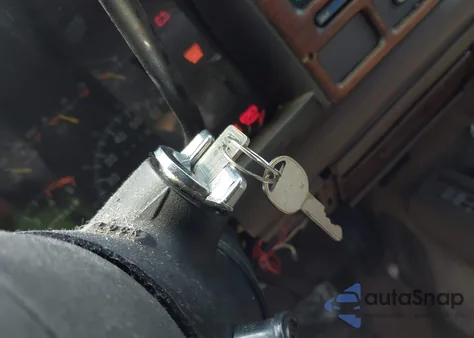 1994 GMC Suburban K1500 from USA, damaged, VIN 1GDFK16K8RJ719308